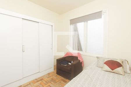 Casa à venda com 200m², 5 quartos e 4 vagas Casa à venda com 200m², 5 quartos e 4 vagasQUARTO DE SERVIÇO