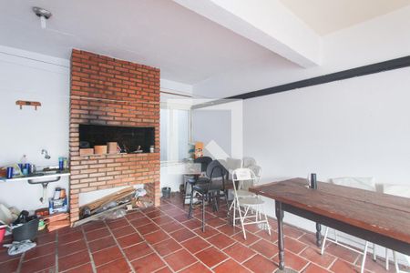 Casa à venda com 200m², 5 quartos e 4 vagas Casa à venda com 200m², 5 quartos e 4 vagasGARAGEM