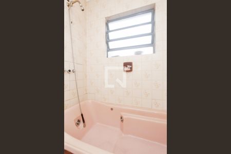 Casa à venda com 200m², 5 quartos e 4 vagas Casa à venda com 200m², 5 quartos e 4 vagasBANHEIRO SOCIAL