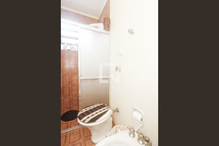 Casa à venda com 200m², 5 quartos e 4 vagas Casa à venda com 200m², 5 quartos e 4 vagasBANHEIRO SUITE