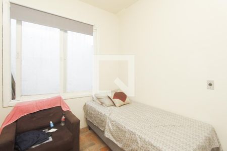 Casa à venda com 200m², 5 quartos e 4 vagas Casa à venda com 200m², 5 quartos e 4 vagasQUARTO DE SERVIÇO