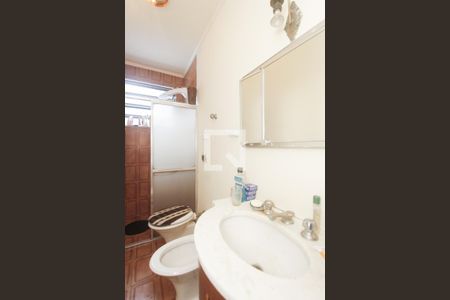 Casa à venda com 200m², 5 quartos e 4 vagas Casa à venda com 200m², 5 quartos e 4 vagasBANHEIRO SUITE