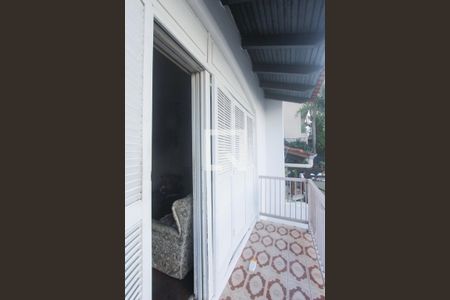 Casa à venda com 200m², 5 quartos e 4 vagas Casa à venda com 200m², 5 quartos e 4 vagasVARANDA