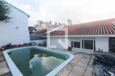 Casa à venda com 200m², 5 quartos e 4 vagas Casa à venda com 200m², 5 quartos e 4 vagasPISCINA