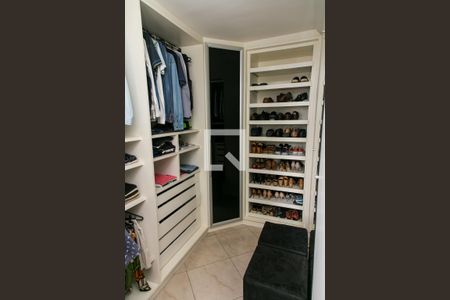 Casa à venda com 180m², 3 quartos e 2 vagasCloset da Suíte 1  