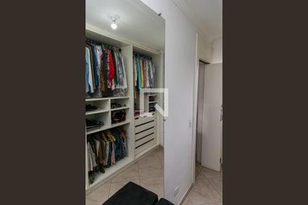 Casa à venda com 180m², 3 quartos e 2 vagasCloset da Suíte 1  