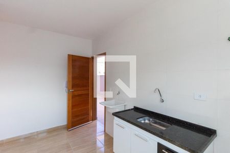 Sala/Cozinha de apartamento para alugar com 2 quartos, 26m² em Parque Císper, São Paulo