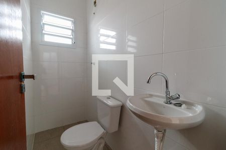 Banheiro de apartamento para alugar com 1 quarto, 26m² em Parque Císper, São Paulo