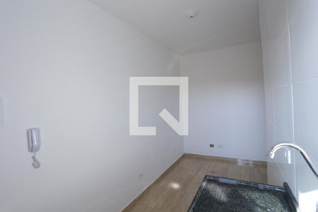 Sala/Cozinha de kitnet/studio para alugar com 1 quarto, 25m² em Parque Císperfa, São Paulo