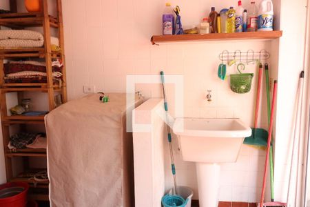 Casa à venda com 134m², 3 quartos e 2 vagasarea de serviço