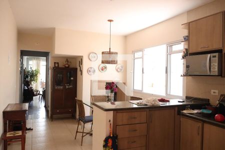 Casa à venda com 134m², 3 quartos e 2 vagascozinha