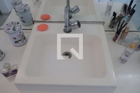 Casa à venda com 134m², 3 quartos e 2 vagasbanheiro da suite