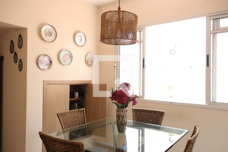 Casa à venda com 134m², 3 quartos e 2 vagascozinha