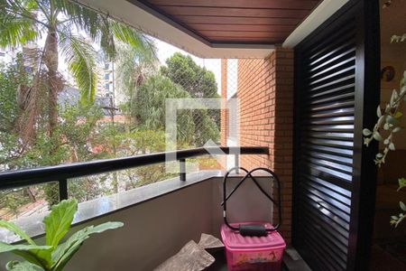 Apartamento à venda com 126m², 3 quartos e 2 vagasQuarto 3 - Sacada