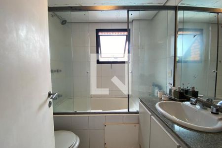 Apartamento à venda com 126m², 3 quartos e 2 vagasBanheiro da Suíte 1