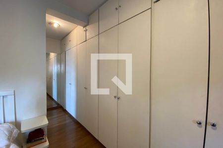 Apartamento à venda com 126m², 3 quartos e 2 vagasSuíte 1 - Armários