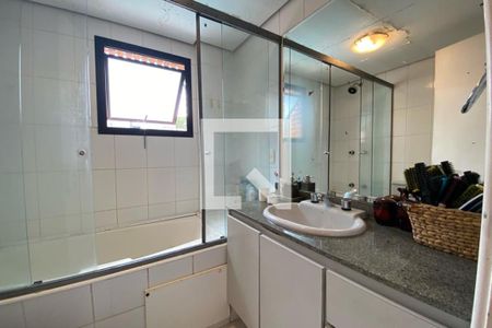 Apartamento à venda com 126m², 3 quartos e 2 vagasBanheiro da Suíte 1