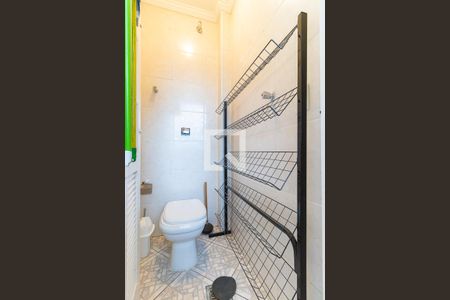 Apartamento à venda com 83m², 2 quartos e sem vaga Apartamento à venda com 83m², 2 quartos e sem vagaBanheiro de serviço