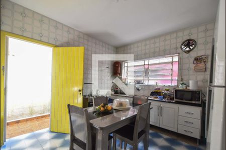 Casa à venda com 130m², 3 quartos e 2 vagasCozinha