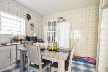 Casa à venda com 130m², 3 quartos e 2 vagasCozinha
