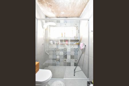 Casa à venda com 130m², 3 quartos e 2 vagasBanheiro 