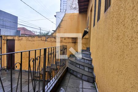 Casa à venda com 200m², 2 quartos e 3 vagas Casa à venda com 200m², 2 quartos e 3 vagasEntrada