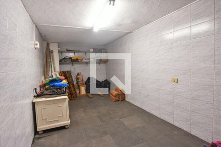 Casa à venda com 200m², 2 quartos e 3 vagas Casa à venda com 200m², 2 quartos e 3 vagasGaragem