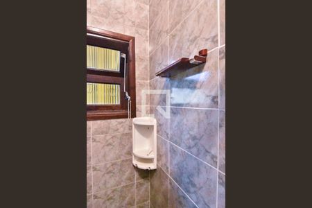 Casa à venda com 200m², 2 quartos e 3 vagas Casa à venda com 200m², 2 quartos e 3 vagasBanheiro 1