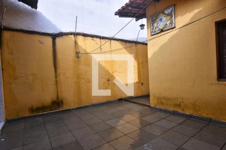 Casa à venda com 200m², 2 quartos e 3 vagas Casa à venda com 200m², 2 quartos e 3 vagasQuintal