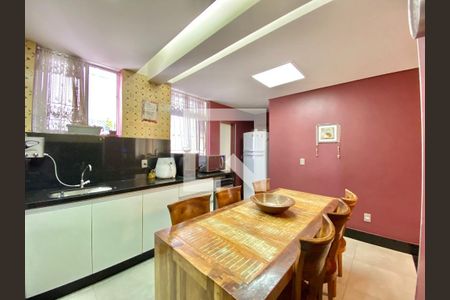 Apartamento à venda com 3 quartos, 150m² em Grajaú, Belo Horizonte