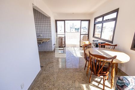 Apartamento à venda com 259m², 4 quartos e 4 vagas Apartamento à venda com 259m², 4 quartos e 4 vagasSala / Cobertura