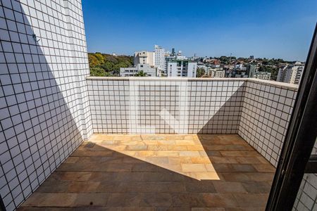 Apartamento à venda com 259m², 4 quartos e 4 vagas Apartamento à venda com 259m², 4 quartos e 4 vagasVaranda