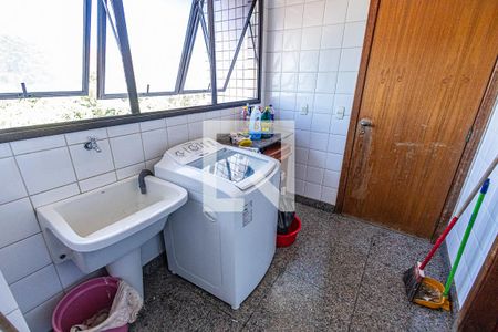 Apartamento à venda com 259m², 4 quartos e 4 vagas Apartamento à venda com 259m², 4 quartos e 4 vagasArea de serviço