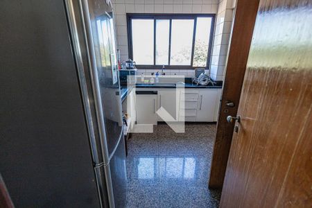 Apartamento à venda com 259m², 4 quartos e 4 vagas Apartamento à venda com 259m², 4 quartos e 4 vagasCozinha