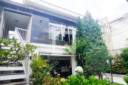 Casa à venda com 306m², 3 quartos e 5 vagasFrente da Casa