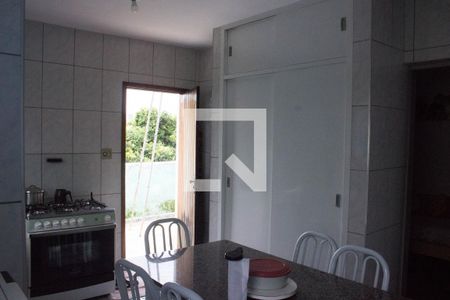 Casa à venda com 674m², 3 quartos e 2 vagasCozinha 