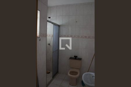 Casa à venda com 674m², 3 quartos e 2 vagasBanheiro 