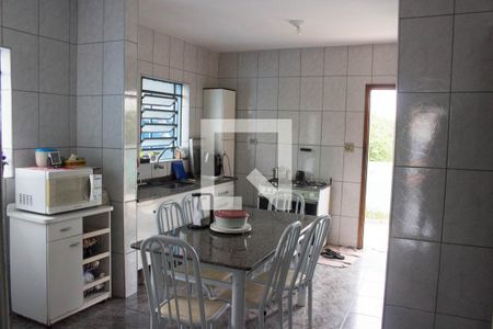 Casa à venda com 674m², 3 quartos e 2 vagasCozinha 