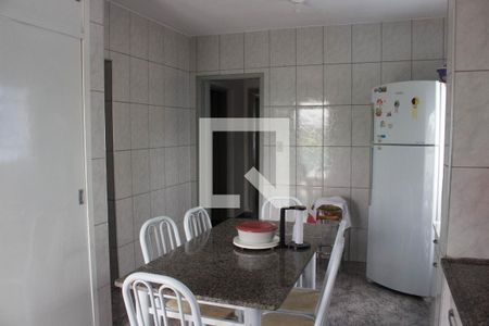 Casa à venda com 674m², 3 quartos e 2 vagasCozinha 