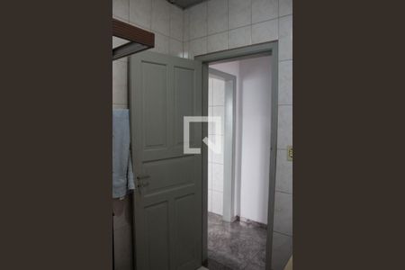 Casa à venda com 674m², 3 quartos e 2 vagasBanheiro 