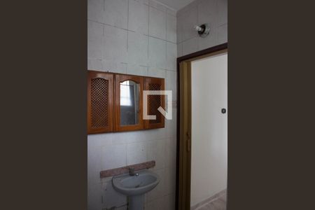 Casa à venda com 674m², 3 quartos e 2 vagasBanheiro 