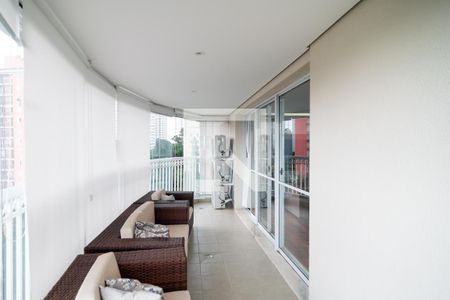 Varanda de apartamento à venda com 4 quartos, 247m² em Vila Sofia, São Paulo