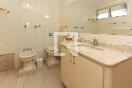 Apartamento à venda com 193m², 4 quartos e 2 vagasBanheiro da Suíte