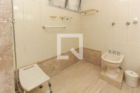 Apartamento à venda com 193m², 4 quartos e 2 vagasBanheiro da Suíte