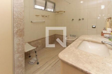 Apartamento à venda com 193m², 4 quartos e 2 vagasBanheiro da Suíte