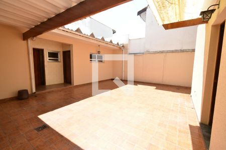 Casa à venda com 291m², 4 quartos e 4 vagas Casa à venda com 291m², 4 quartos e 4 vagasQuintal