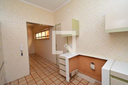 Casa à venda com 291m², 4 quartos e 4 vagas Casa à venda com 291m², 4 quartos e 4 vagasCozinha