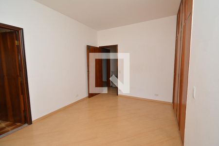 Casa à venda com 291m², 4 quartos e 4 vagas Casa à venda com 291m², 4 quartos e 4 vagasSuíte 2