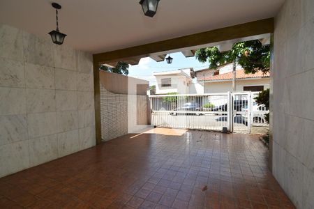 Casa à venda com 291m², 4 quartos e 4 vagas Casa à venda com 291m², 4 quartos e 4 vagasGaragem