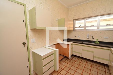 Casa à venda com 291m², 4 quartos e 4 vagas Casa à venda com 291m², 4 quartos e 4 vagasCozinha